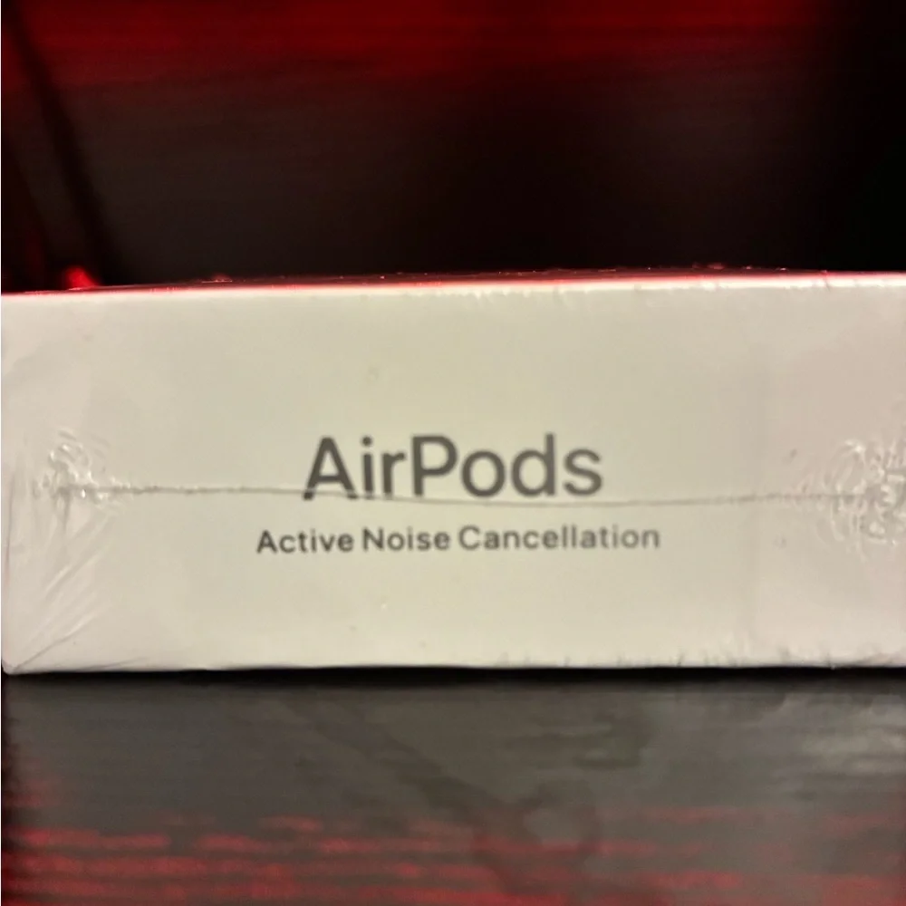 Apple White Wireless Earbuds with Charging Case